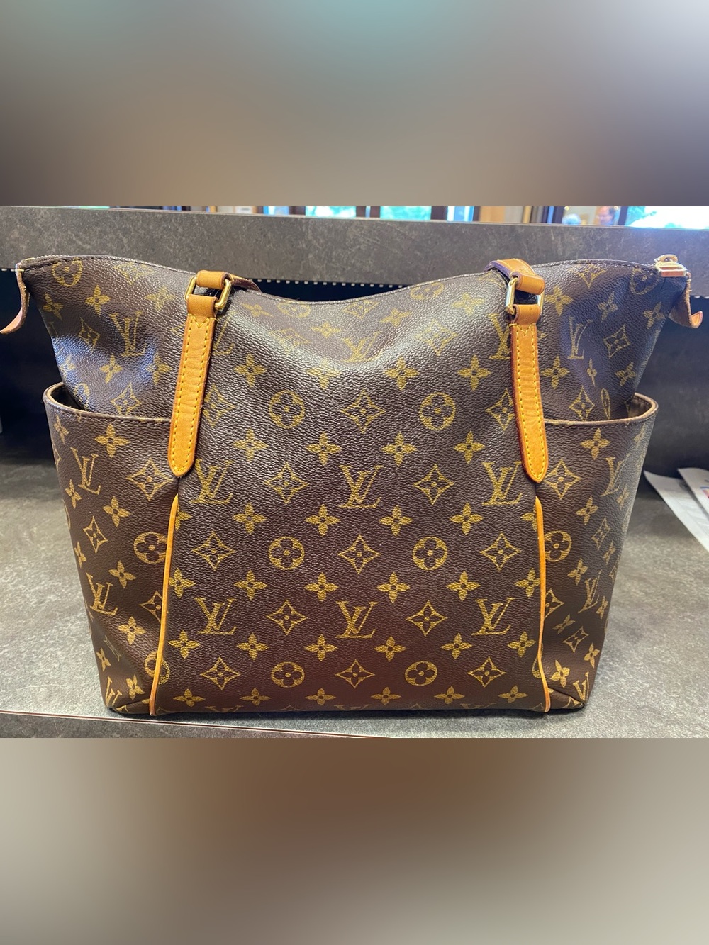 Louis Vuitton Totally MM Monogram Tote M56689 Authentic 2014